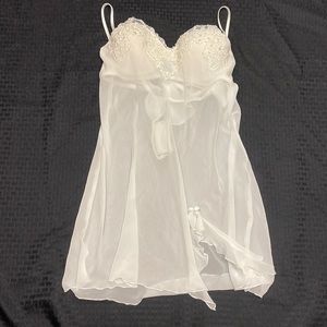 Linea Donatella Ivory Embroidered 2 Piece Set with Matching Thongs Size Medium